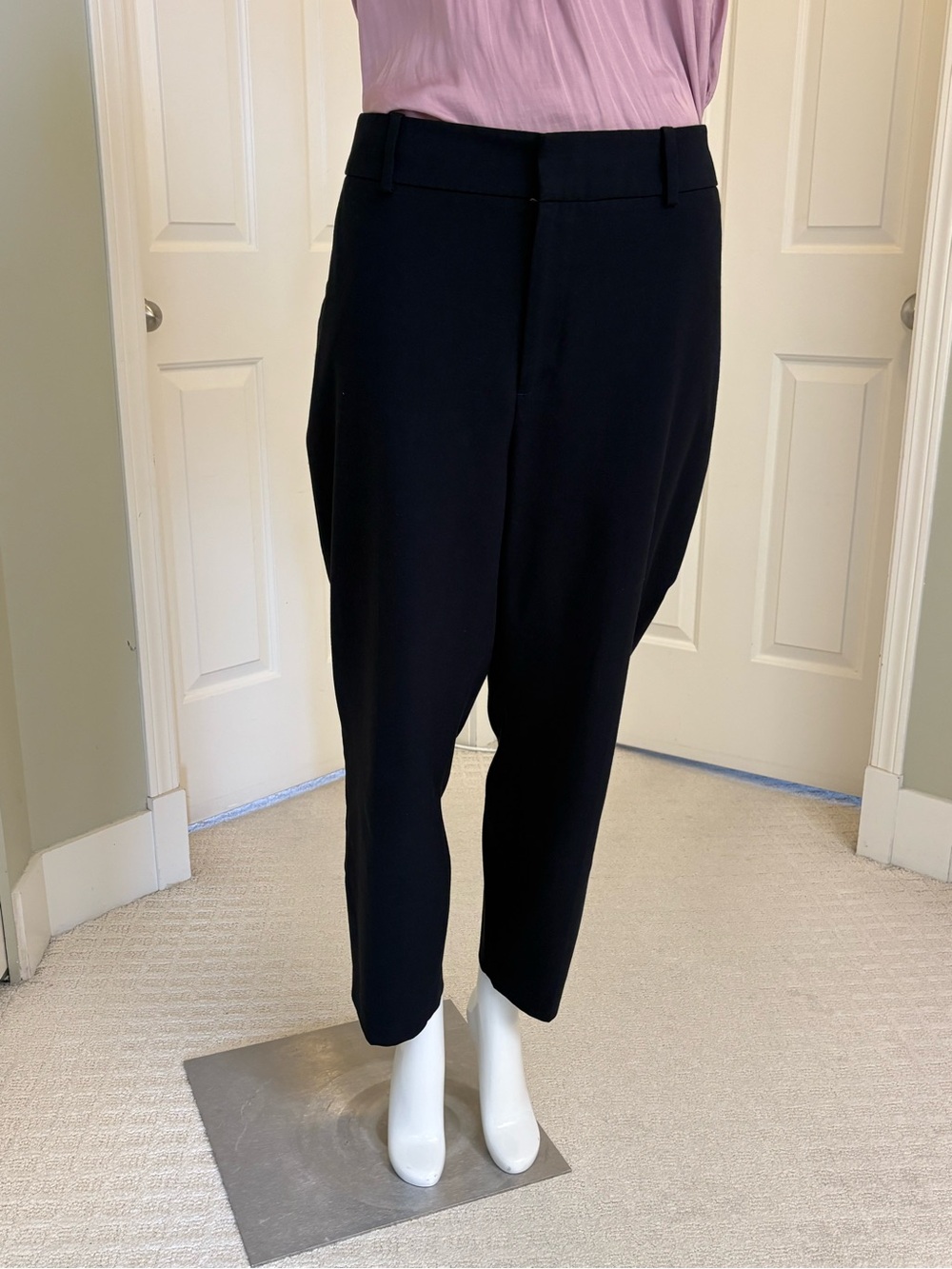 Contemporaine Navy Women's Ankle Pants. Sz 16
